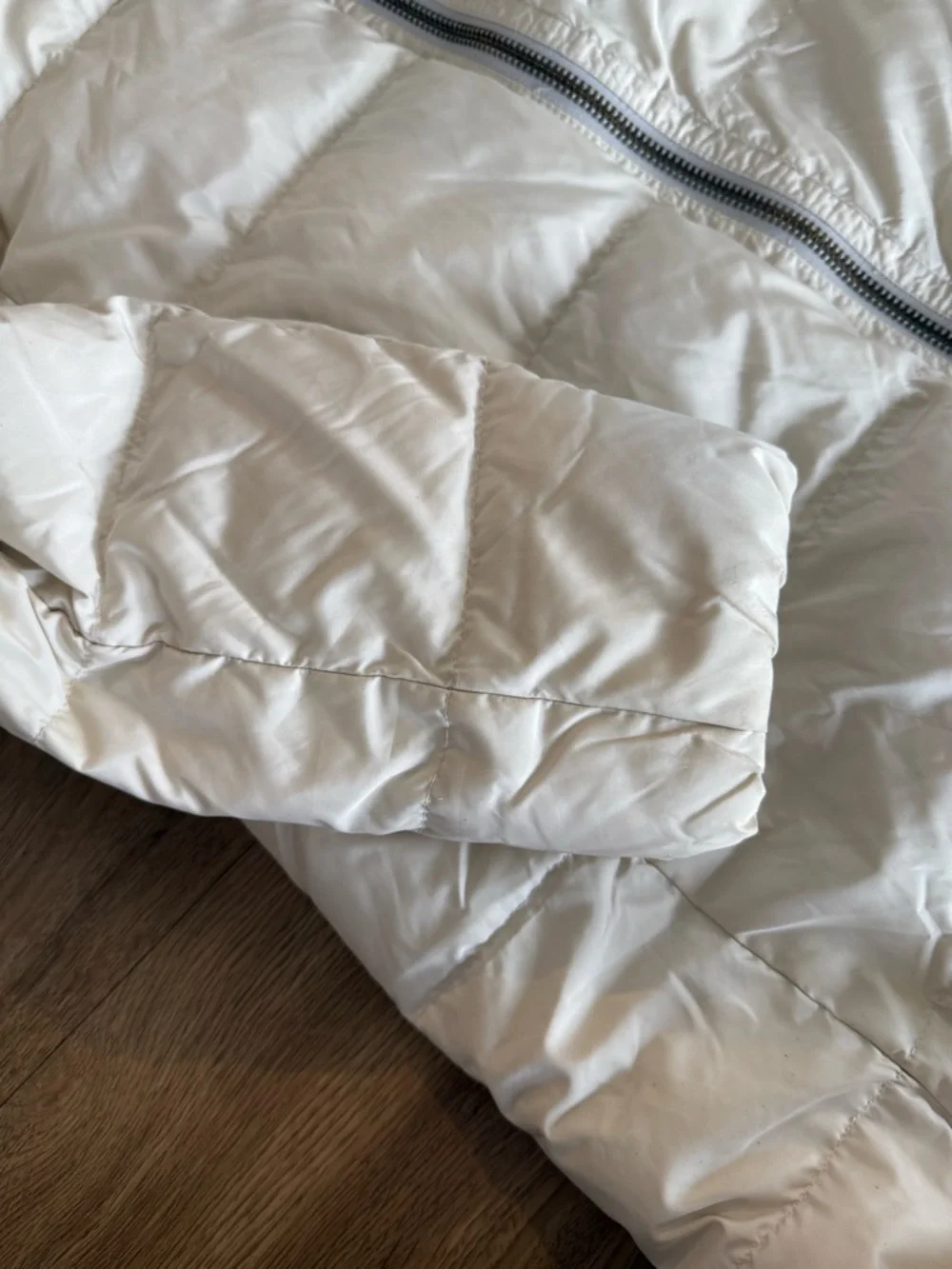 COACH - Cream Hooded Puffer Coat - Brand Unspecified - Picture 3 of 7